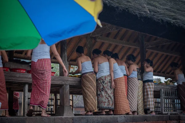 Tenganan, Bali / Endonezya - 25 Mayıs 2018: Tenganan bali köyünde uyum ortamı