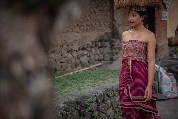 Tenganan, Bali / Endonezya - 25 Mayıs 2018: Tenganan bali köyünde uyum ortamı
