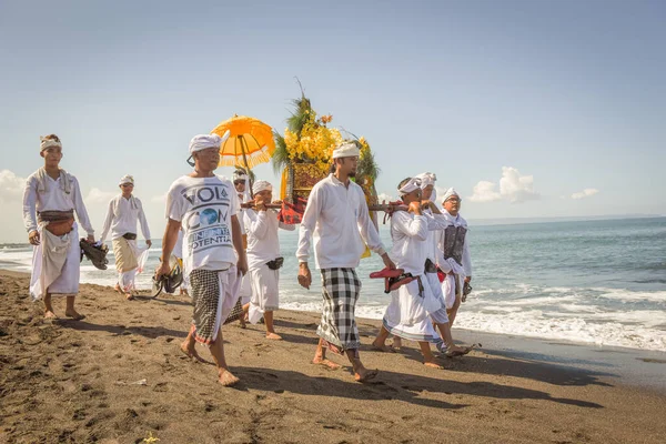 Sanur Beach Melasti Ceremony 2015 Melasti Jest Hinduską Balijską Ceremonią Zdjęcie Stockowe