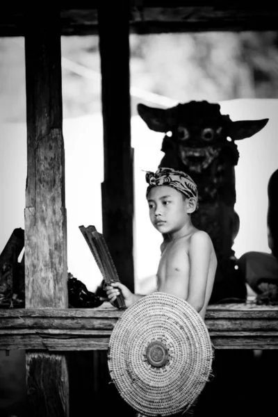 Batalla Pandan Una Tradición Balinesa Combate Ritual Con Clubes Hechos — Foto de Stock