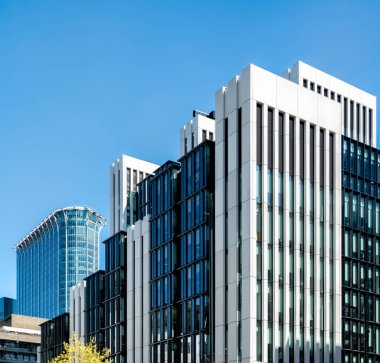 Londra şehrindeki binaların silueti