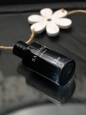 Dior 'dan Sosisli Parfüm. Fransız Moda Evi Christian Dior 'dan 