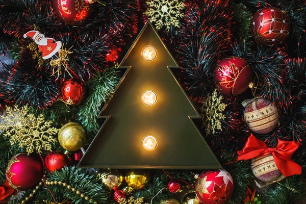 Yeni yıl, Noel ağacı, hediyeler ve oyuncaklar