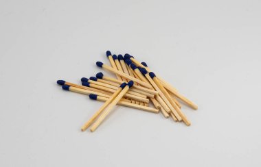 Kibrit, mavi uçlu ateş etme sevinci, ahşap