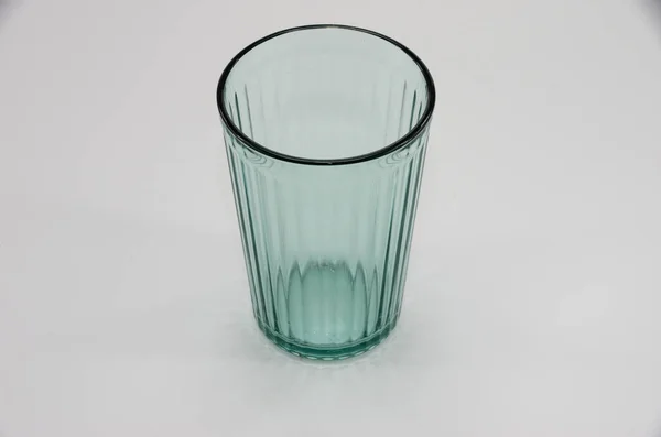 普通のシンプルなロシアのジュースグラス古いものから — ストック写真