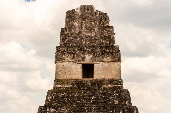 Pic Construction Maya Guatemala Avec Fond Nuageux — Photo