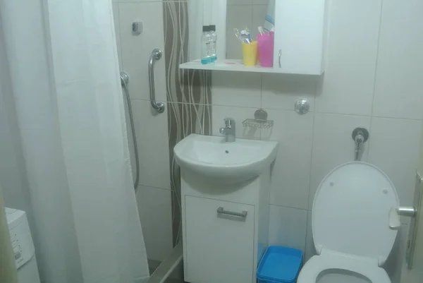 Modern Aussehendes Sauberes Badezimmer — Stockfoto
