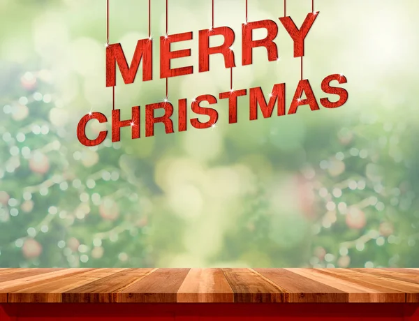 Feliz Natal texto vermelho (renderização 3d) pendurado sobre prancha de madeira — Fotografia de Stock