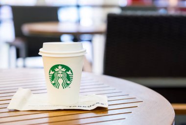 Bangkok, Tayland-Mart 6: Starbucks sıcak içecek sekmesinde kahve