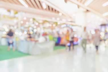 Arka plan bulanık, müşteri ile bo mağazadan alışveriş