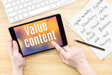 El ile değer içerik kelime listesi ile ekranda tablet kullanma