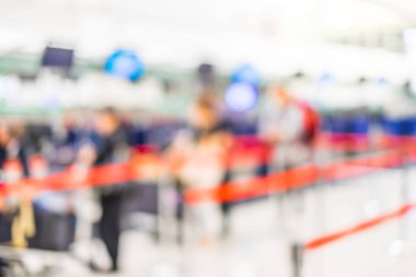 Arka plan bulanık Terminal geceleme sıraya Bagaj ile seyahat