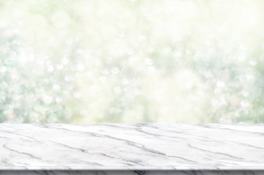 Boş beyaz mermer masa üstü soyut yeşil ile bulanıklık Noel 