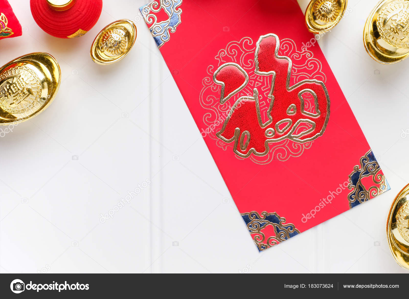 上から見る中国の新しい年赤い封筒パケット (ang pow) ゴルと — ストック写真 © weedezign #183073624