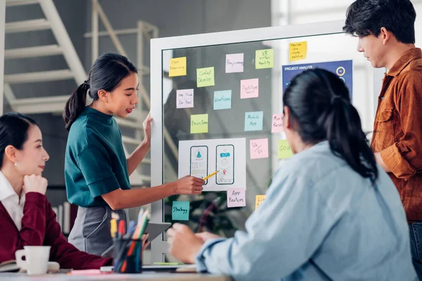 Asian Developer Designer Presenting Mobile App Interface Design Whiteboard Meeting — Φωτογραφία Αρχείου