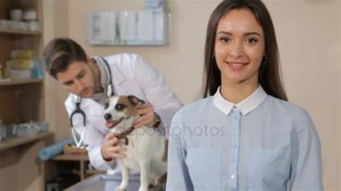 Kadın hareketleri kaliteli veteriner Kliniği