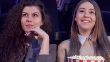 Kızlar film tiyatro Gösterim payı