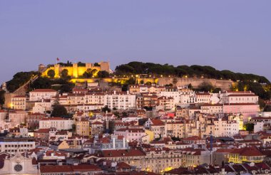 Gece Lizbon Castle ile Cityscape