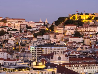 Gece Lizbon Castle ile Cityscape