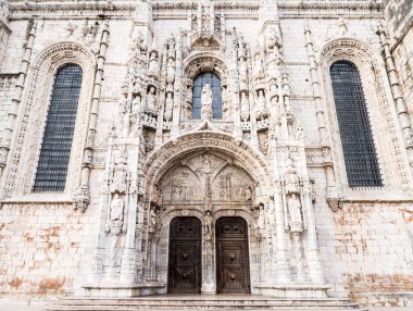 Santa Maria Kilisesi'nin kapılar