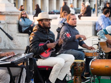 Müzik performans Lizbon