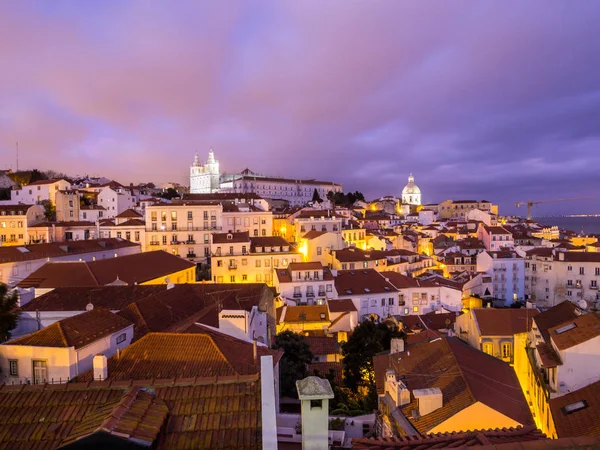 Stadtbild von Lissabon bei Nacht — Stockfoto