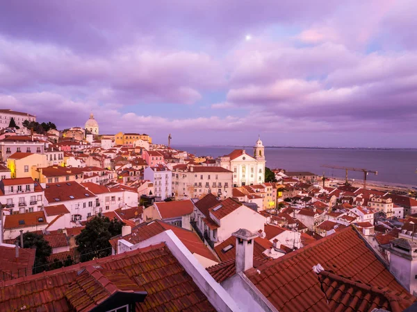 Stadtbild von Lissabon von portas do sol — Stockfoto