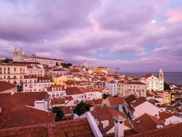 Stadtbild von Lissabon von portas do sol — Stockfoto