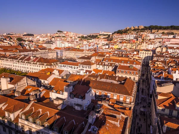 Stadtbild von Lissabon vom elevador da santa justa aus gesehen — Stockfoto