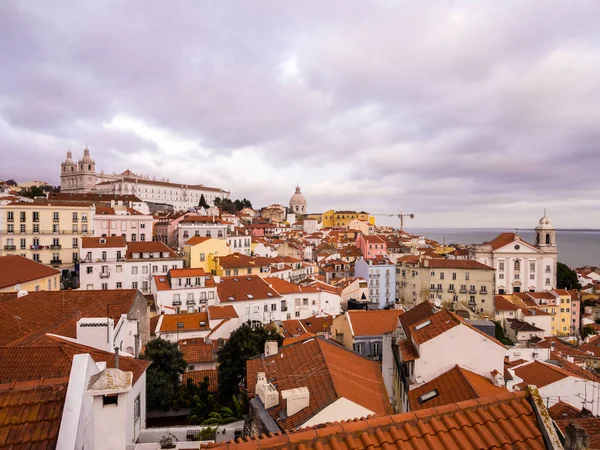 Városképet gazdagító épületnek szánták, Lisszabon, Portugália, Portas látható do Sol, — Stock Fotó