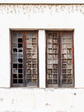 Pencere terk edilmiş fabrikası