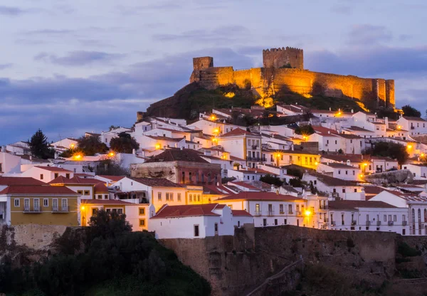 Mertola en Portugal por la noche — Foto de Stock