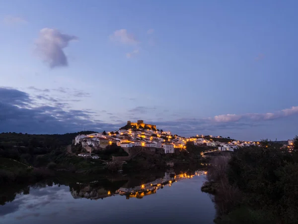 Mértola, Portugália éjjel — Stock Fotó