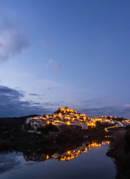 Mértola, Portugália éjjel — Stock Fotó