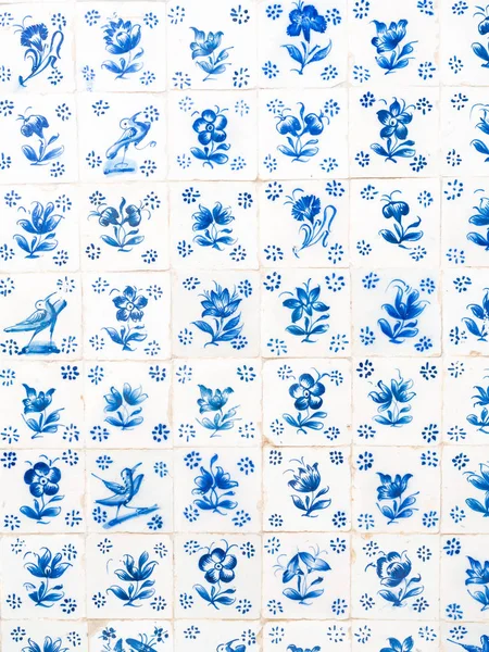 Azulejos tradicionais azuis — Fotografia de Stock