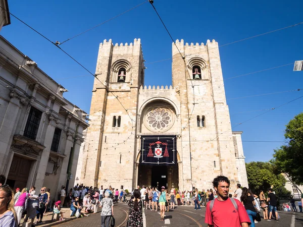 Catedral de Se de Lisboa durante las celebraciones de San Antonio en — Foto de Stock