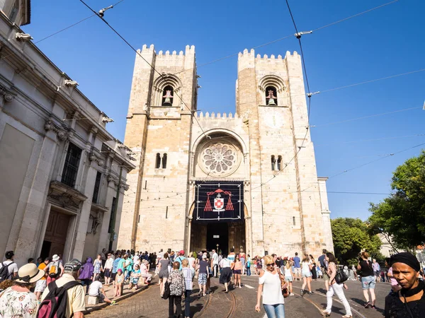 Catedral de Se de Lisboa durante las celebraciones de San Antonio en — Foto de Stock