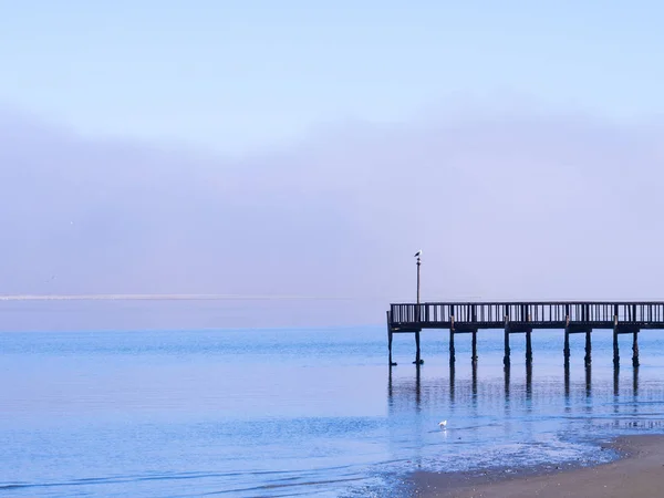 Jembatan di Walvis Bay setelah matahari terbit . — Stok Foto