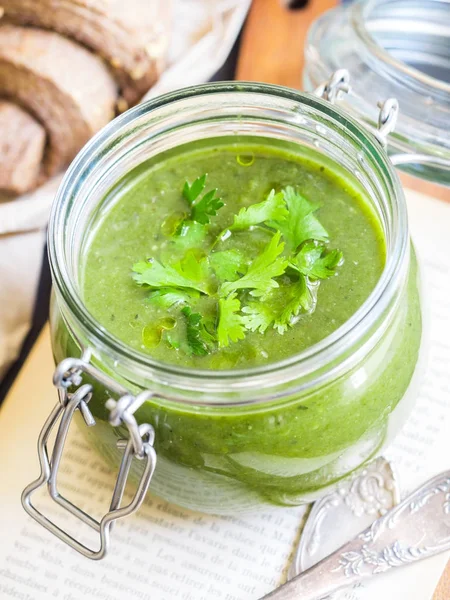 Groene vegan crème soep — Stockfoto