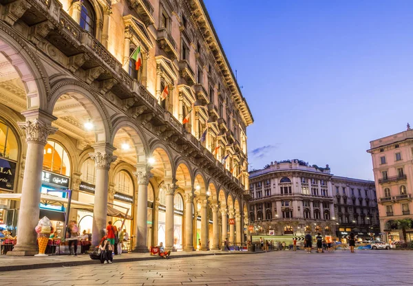 Piazza del Duomo en Milán —  Fotos de Stock