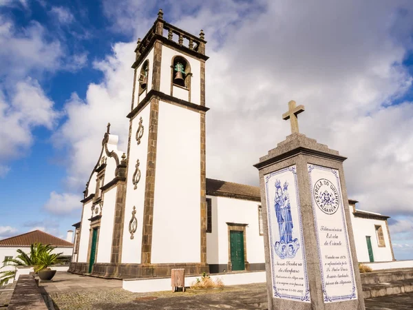 Iglesia en Algarvia en la isla de Sao Miguel — Foto de Stock