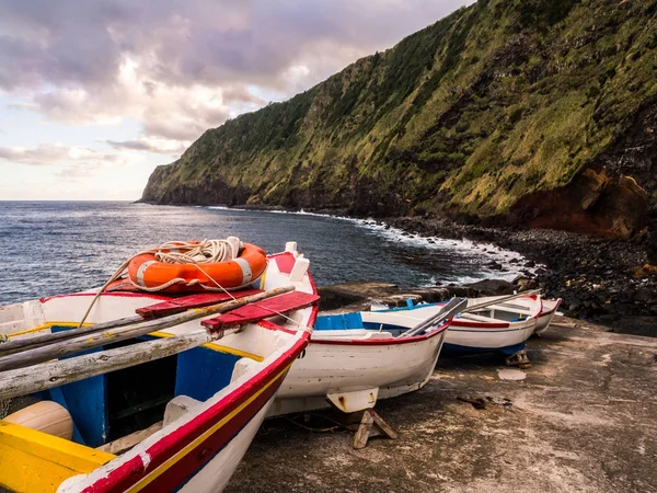 Pequeño Puerto Junto Faro Arnel Isla Sao Miguel Azores —  Fotos de Stock
