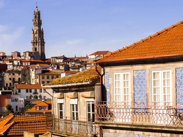 ポルトガルのポルトの古い町の建築 — ストック写真