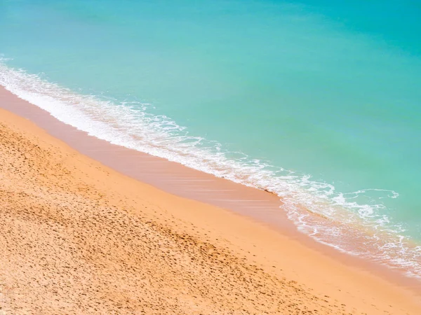 Spiaggia Sabbiosa Con Acqua Pulita Blu Nella Regione Dell Algarve — Foto Stock