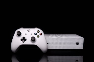 Sırbistan, Novi Sad, Mayıs 2018. Xbox 1 'in oyun konsolunun önünden görüntüle, Mayıs 2018.