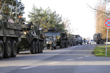 Bize ordu konvoyu, 27.3.2016, Çek Cumhuriyeti, Polonya için eski Boleslav geçiş,