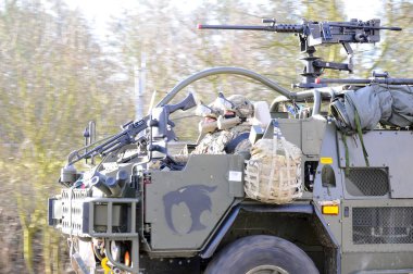 Bize ordu konvoyu, 27.3.2016, Çek Cumhuriyeti, Polonya için eski Boleslav geçiş,