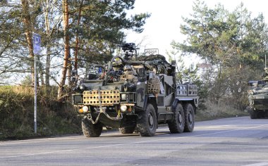 Bize ordu konvoyu, 27.3.2016, Çek Cumhuriyeti, Polonya için eski Boleslav geçiş,