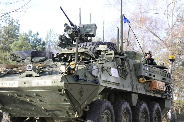 Bize ordu konvoyu, 27.3.2016, Çek Cumhuriyeti, Polonya için eski Boleslav geçiş,