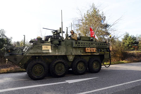 Bize ordu konvoyu, 27.3.2016, Çek Cumhuriyeti, Polonya için eski Boleslav geçiş,